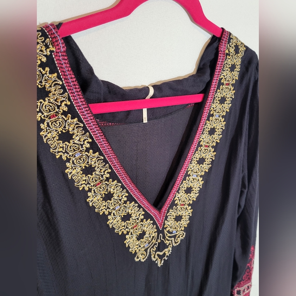 Free People WILD ONE Peasant Dress Size XS V Neck Black Embroidered Boho pockets - Picture 8 of 15
